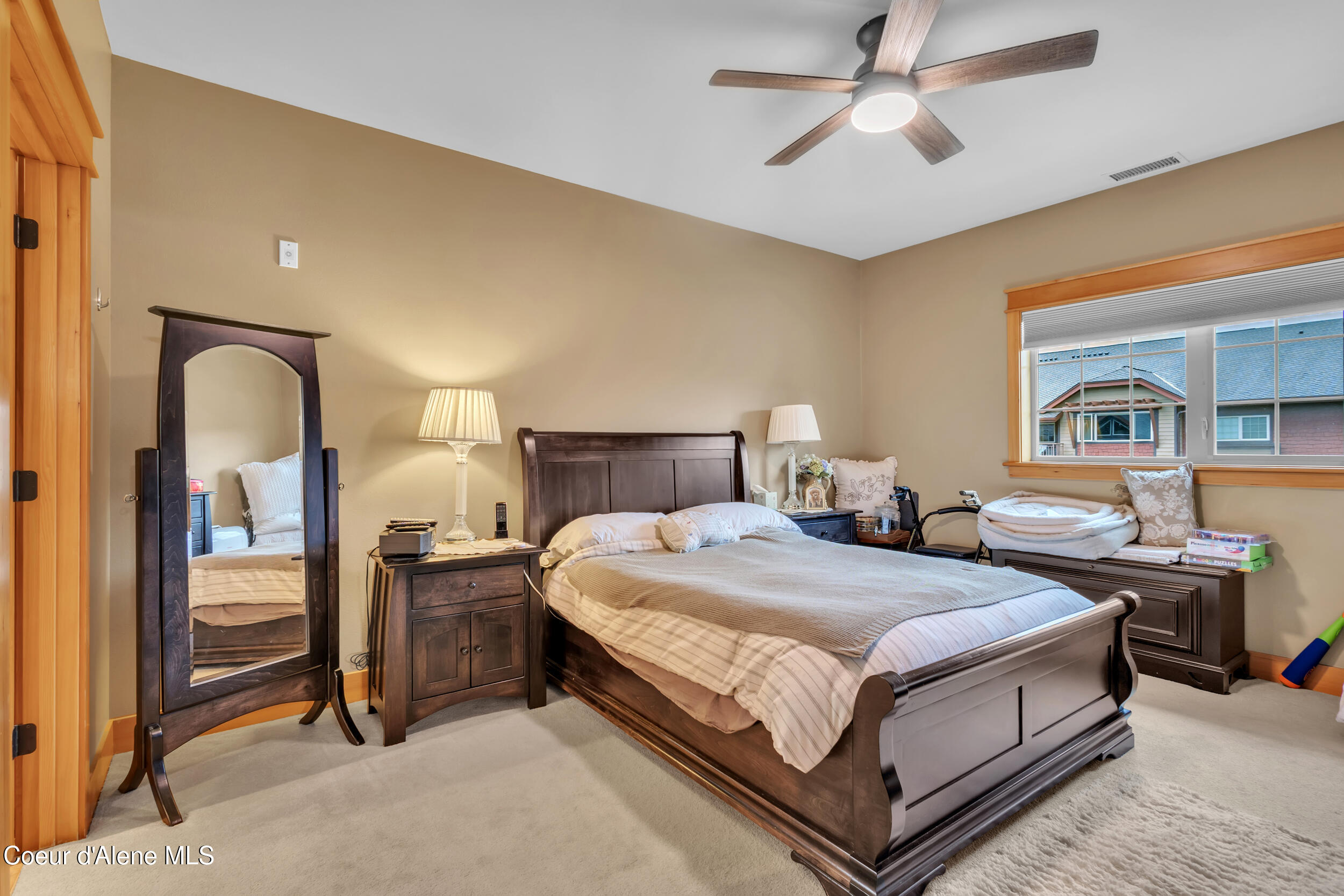 2050 Main APT 318