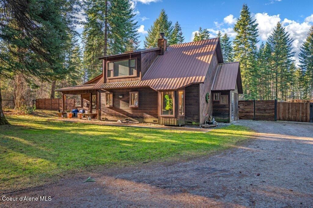 Photo of 31745 CARAVELLE Rd, Athol, ID 83801 (MLS # 25-11619)