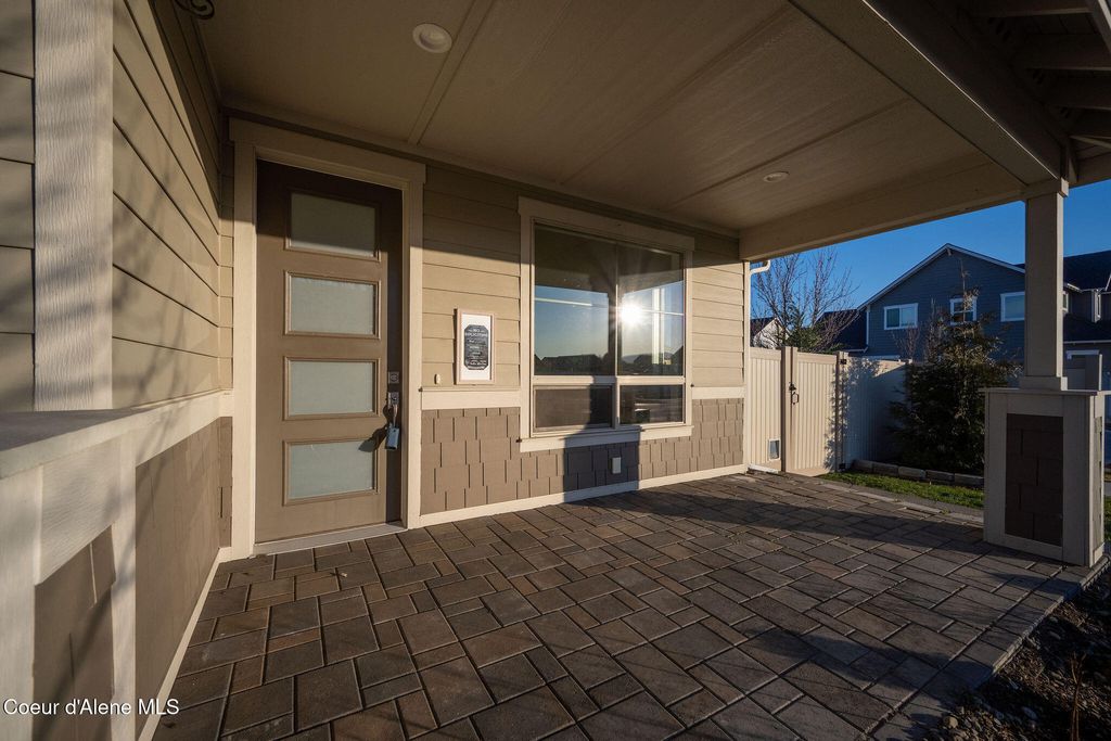 Photo of 7996 Hibiscus Ln, Coeur dAlene, ID 83815 (MLS # 26-740)