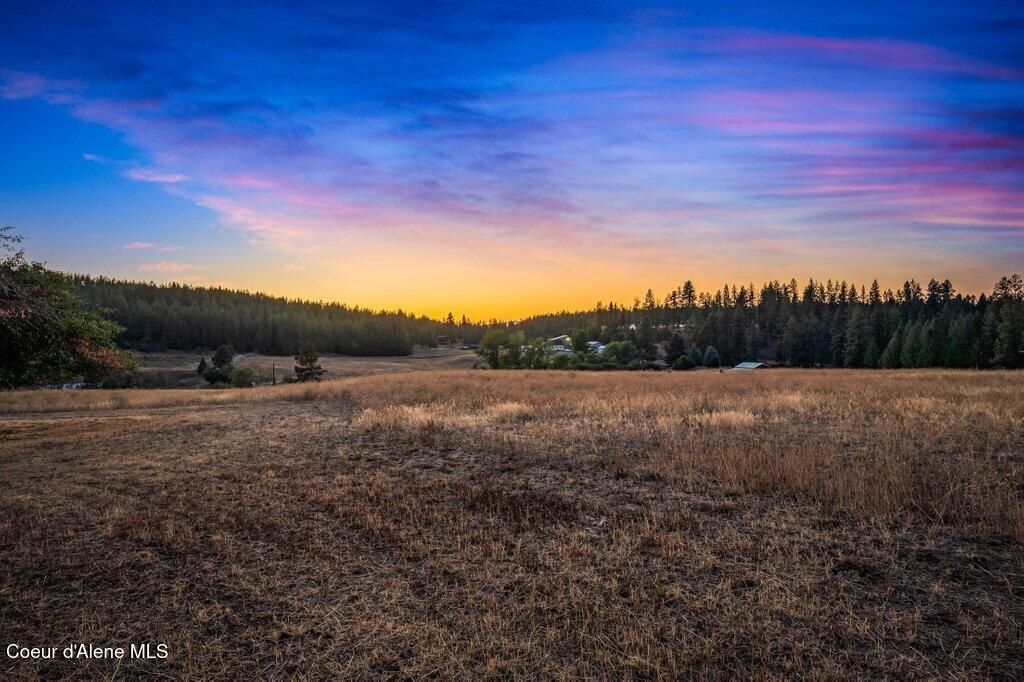 Photo of 840 CARPENTER Loop, Post Falls, ID 83854 (MLS # 25-10239)