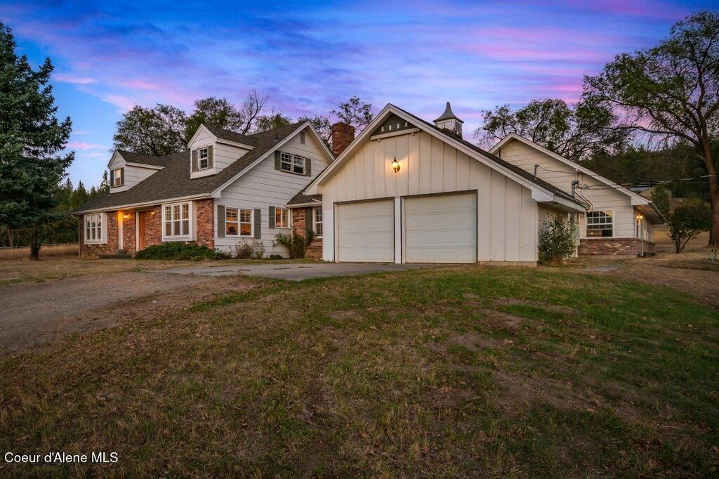 Photo of 840 CARPENTER Loop, Post Falls, ID 83854 (MLS # 25-10239)