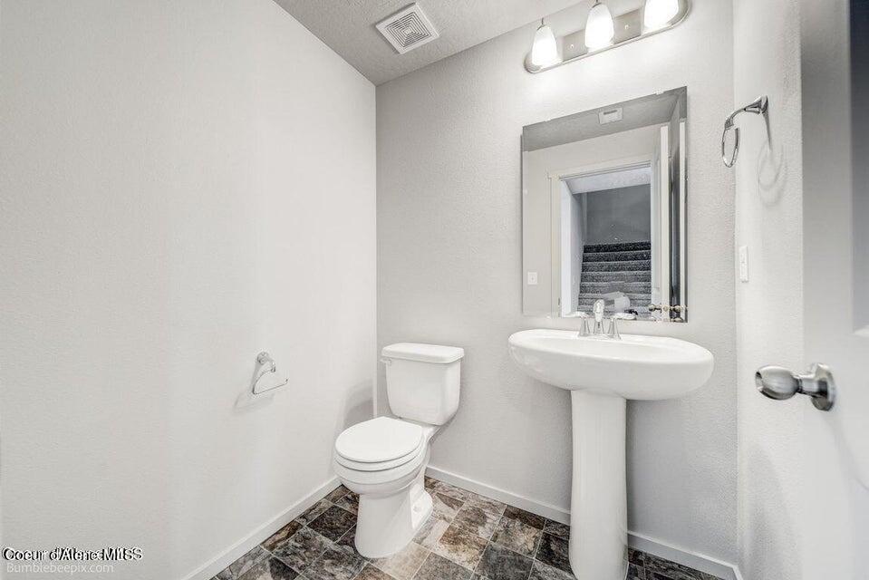 Hayden, Idaho 83835, United States, 4 Bedrooms Bedrooms, ,3 BathroomsBathrooms,Residential,Pending,57408