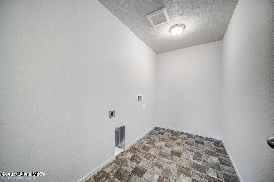 Hayden, Idaho 83835, United States, 4 Bedrooms Bedrooms, ,3 BathroomsBathrooms,Residential,Pending,57408