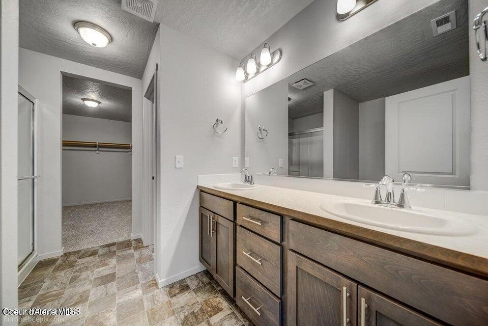 Hayden, Idaho 83835, United States, 4 Bedrooms Bedrooms, ,3 BathroomsBathrooms,Residential,Pending,57408