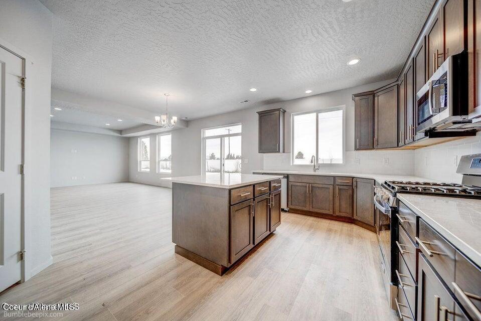 Hayden, Idaho 83835, United States, 4 Bedrooms Bedrooms, ,3 BathroomsBathrooms,Residential,Pending,57408