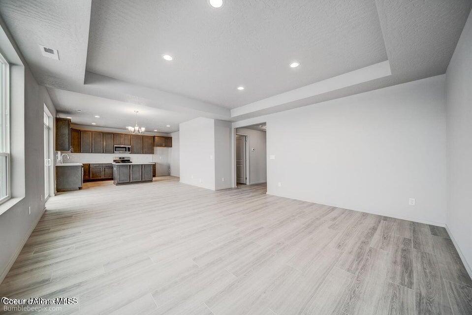 Hayden, Idaho 83835, United States, 4 Bedrooms Bedrooms, ,3 BathroomsBathrooms,Residential,Pending,57408