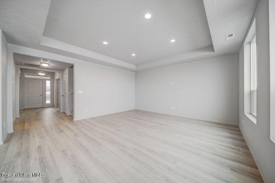 Hayden, Idaho 83835, United States, 4 Bedrooms Bedrooms, ,3 BathroomsBathrooms,Residential,Pending,57408