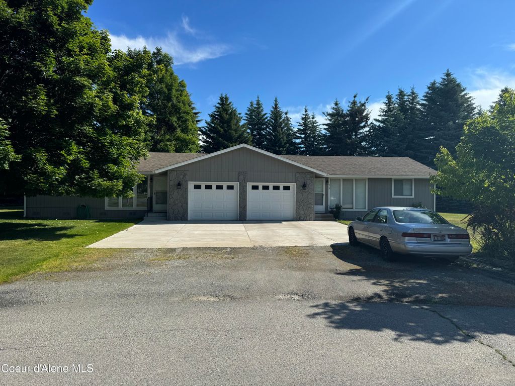 Photo of 515 &amp; 512 W Horizon Ct, Coeur dAlene, ID 83815 (MLS # 24-5883)