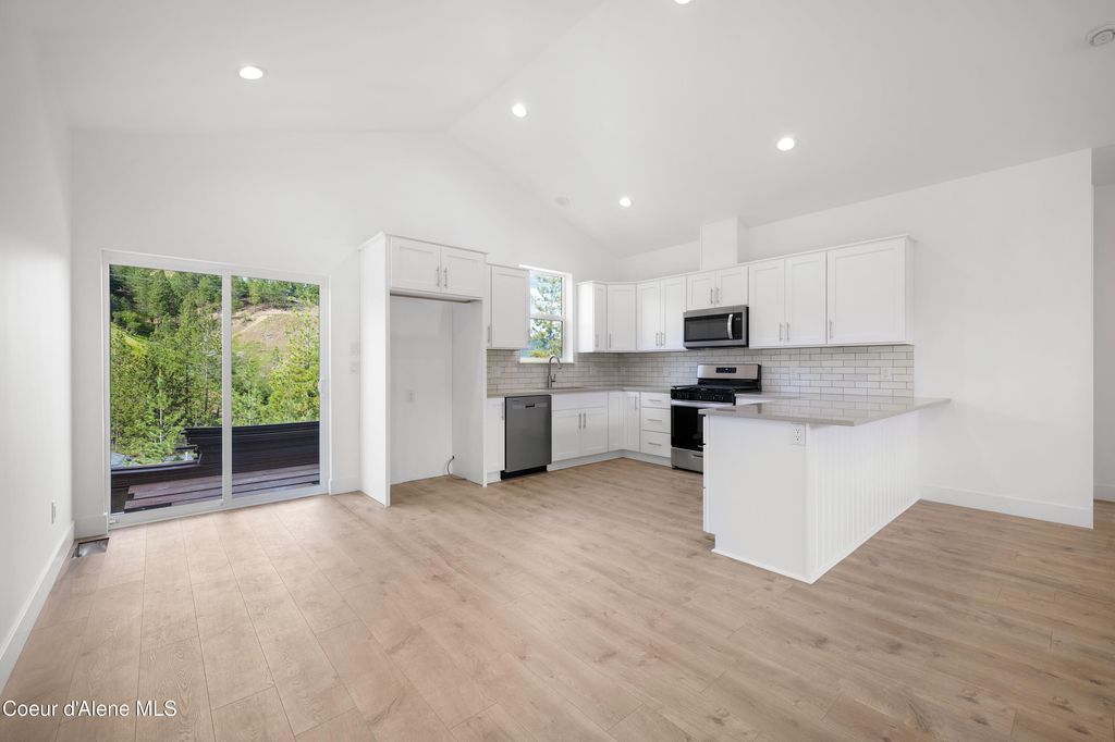 Photo of 207 Palamino, Pinehurst, ID 83850 (MLS # 26-5256)