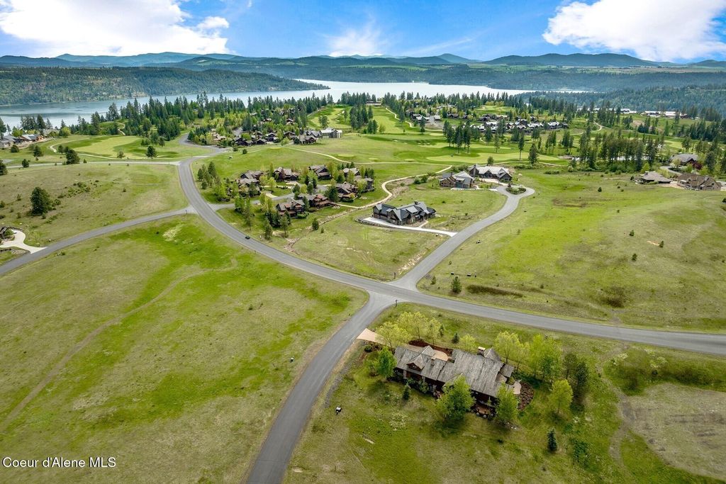 Photo of 16829 Lazurite Dr, Coeur dAlene, ID 83814 (MLS # 25-4798)