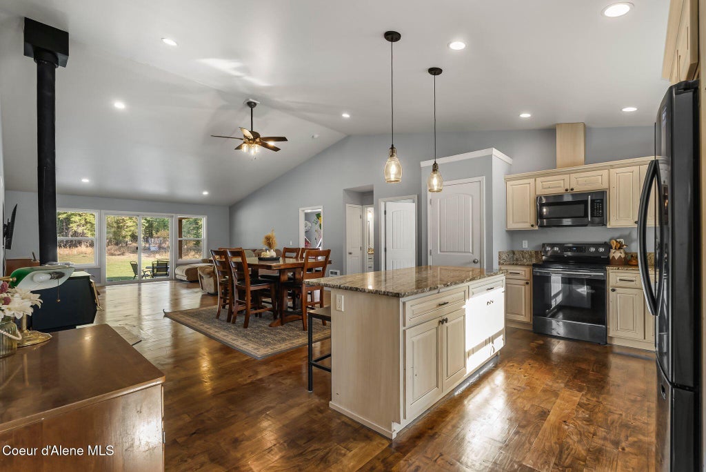 Photo of 344 Duffy LN, Sagle, ID 83860 (MLS # 26-10457)