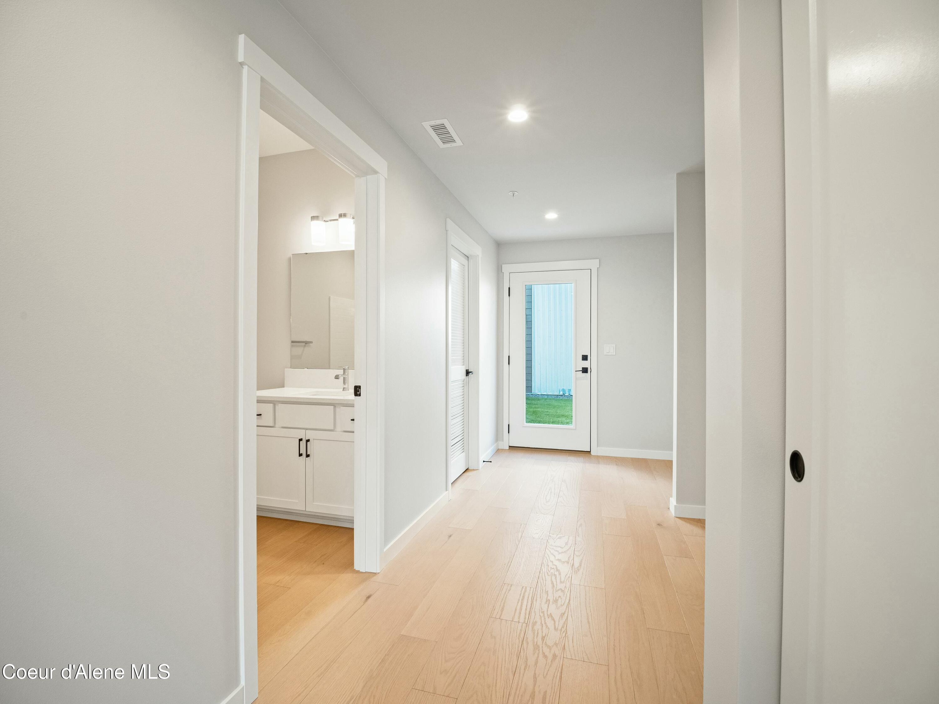 1033 E Railroad Ave, Post Falls, Idaho image 9