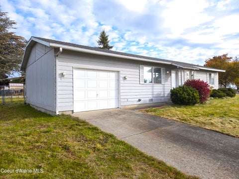 Photo of 302 12th AVE, Post Falls, ID 83854 (MLS # 26-9870)