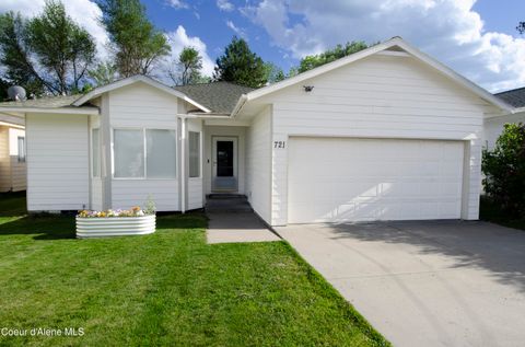 Single Family Residence in Sandpoint ID 721 Hickory St.jpg