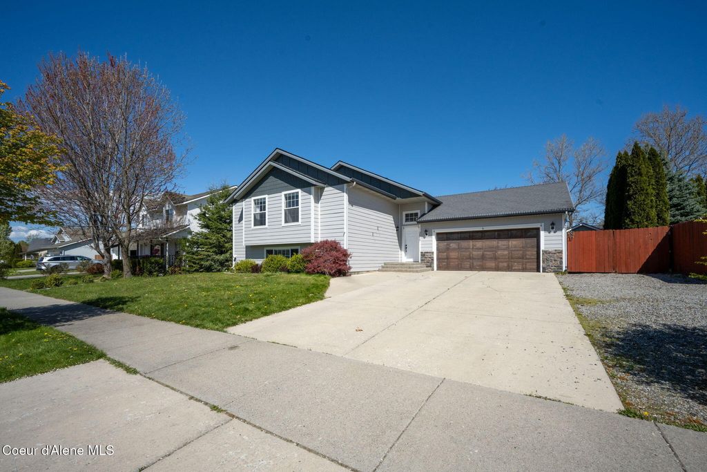 Photo of 2617 Blueberry Cir, Hayden, ID 83835 (MLS # 26-4187)