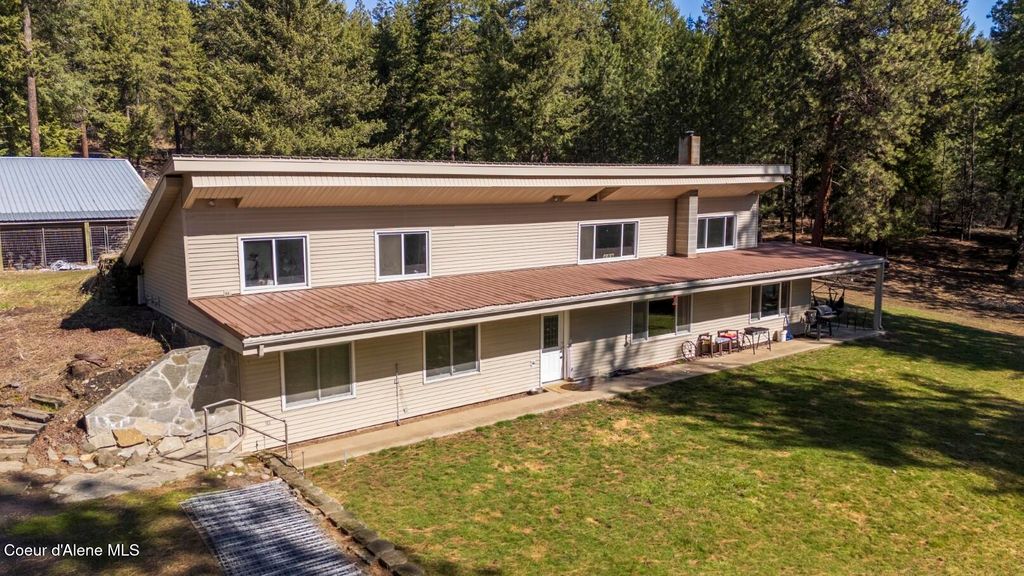 Photo of 905 Cassandra Hills Hills, St. Maries, ID 83861 (MLS # 26-2816)