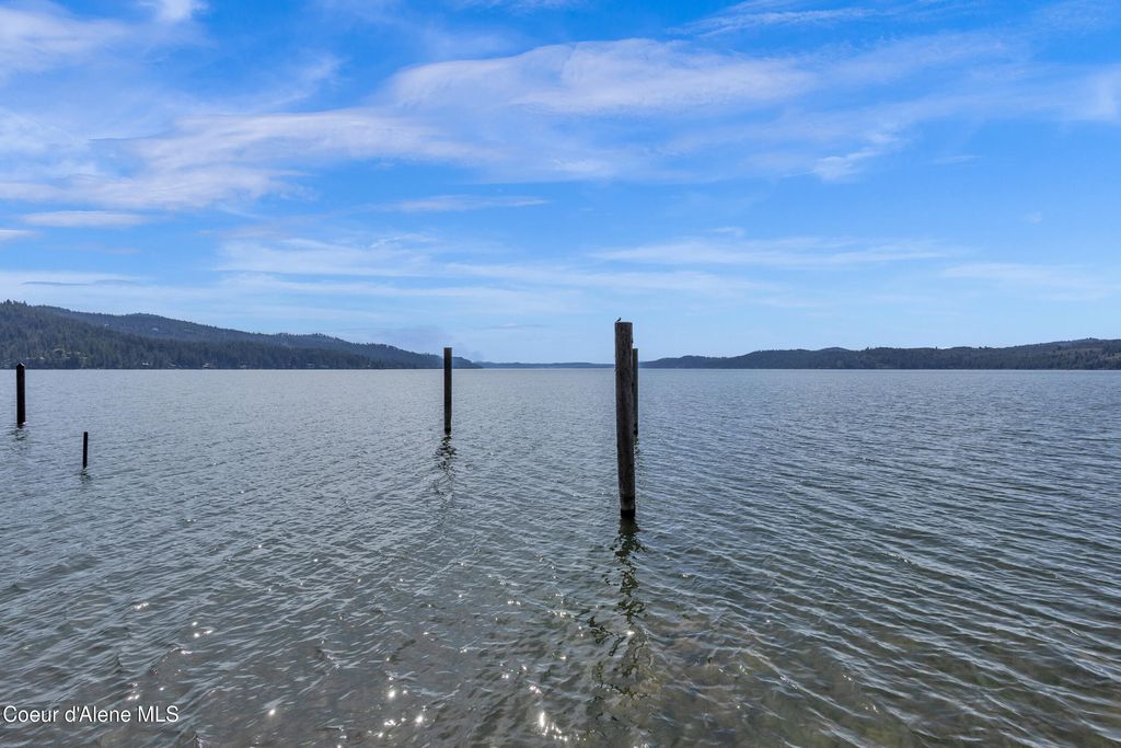 Photo of 428 Beachhouse Ln, Harrison, ID 83833 (MLS # 26-4130)