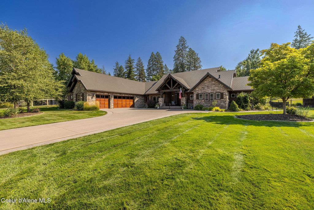 Photo of 1560 BRUIN Loop, Hayden, ID 83835 (MLS # 25-7966)