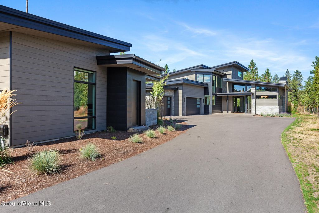 Photo of 2661 LOWER PASTURE Rd, Harrison, ID 83833 (MLS # 26-2091)