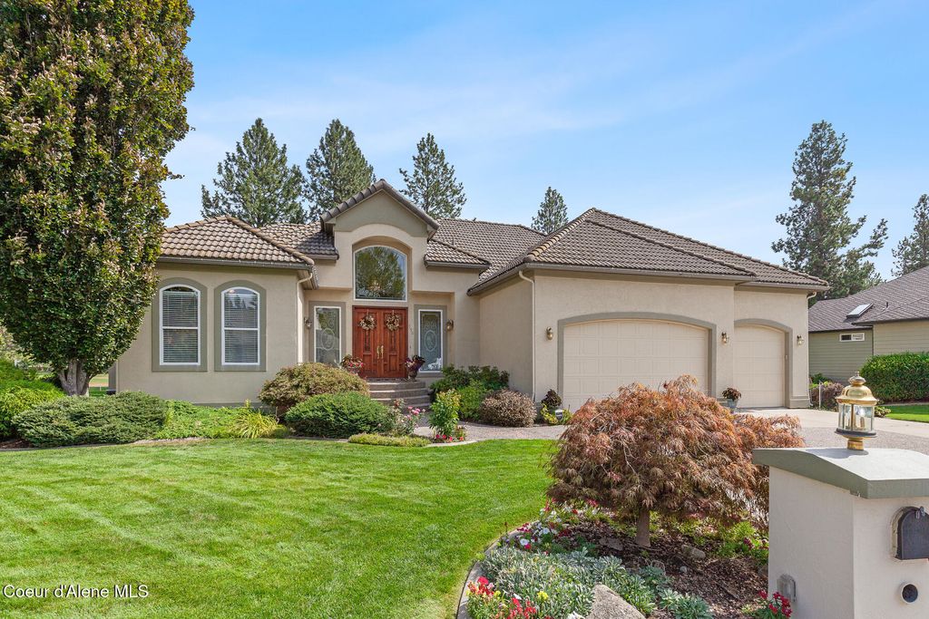 Photo of 750 DUNDEE Dr, Post Falls, ID 83854 (MLS # 25-8866)