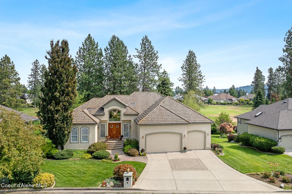 Photo of 750 DUNDEE Dr, Post Falls, ID 83854 (MLS # 25-8866)