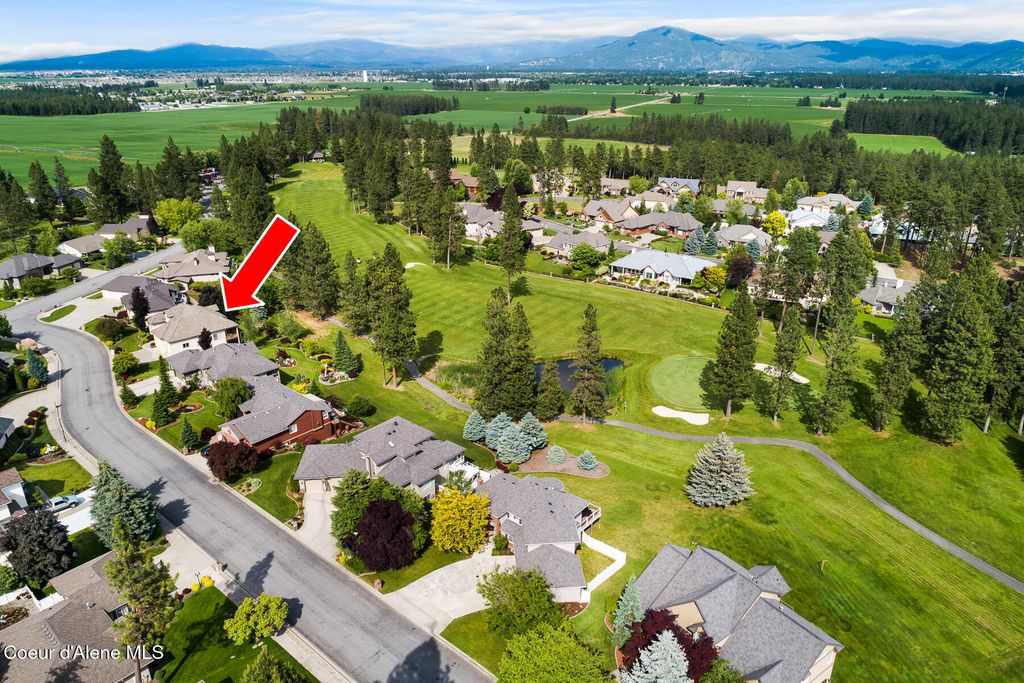 Photo of 750 DUNDEE Dr, Post Falls, ID 83854 (MLS # 25-8866)