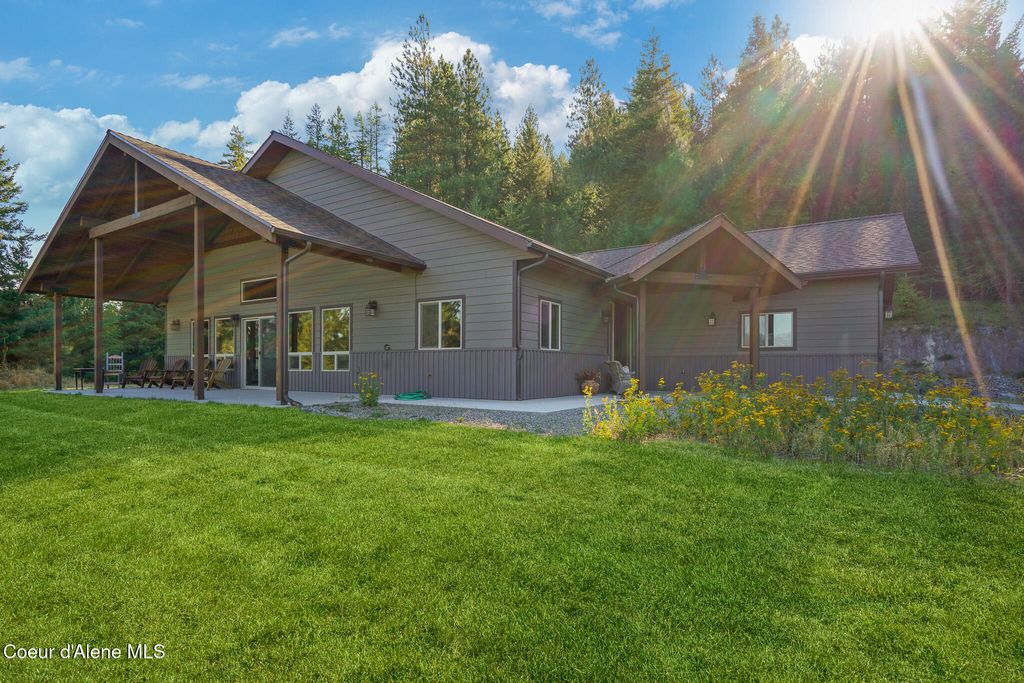 Photo of 273 Paradise Valley Rd, Bonners Ferry, ID 83805 (MLS # 25-8817)