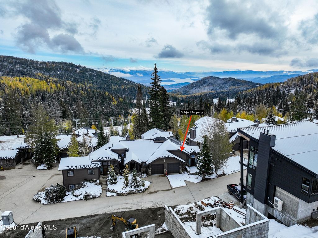 Photo of 27 The Glades #2C, Sandpoint, ID 83864 (MLS # 26-2130)