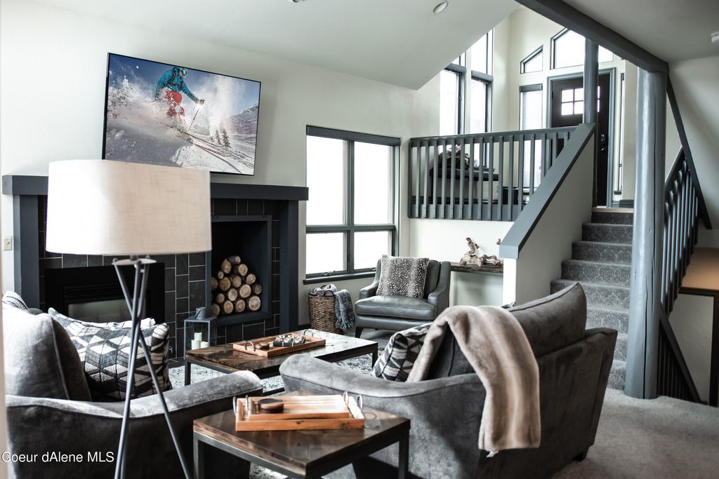 Photo of 27 The Glades #2C, Sandpoint, ID 83864 (MLS # 26-2130)