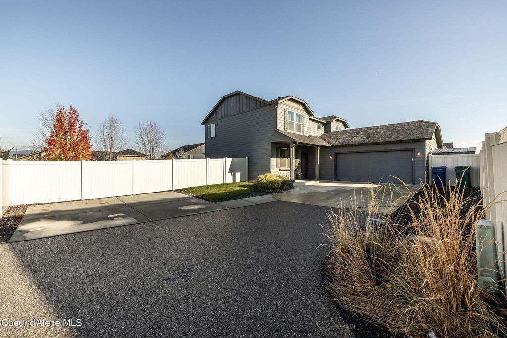 Photo of 3409 HOPE Ave, Post Falls, ID 83854 (MLS # 25-11103)