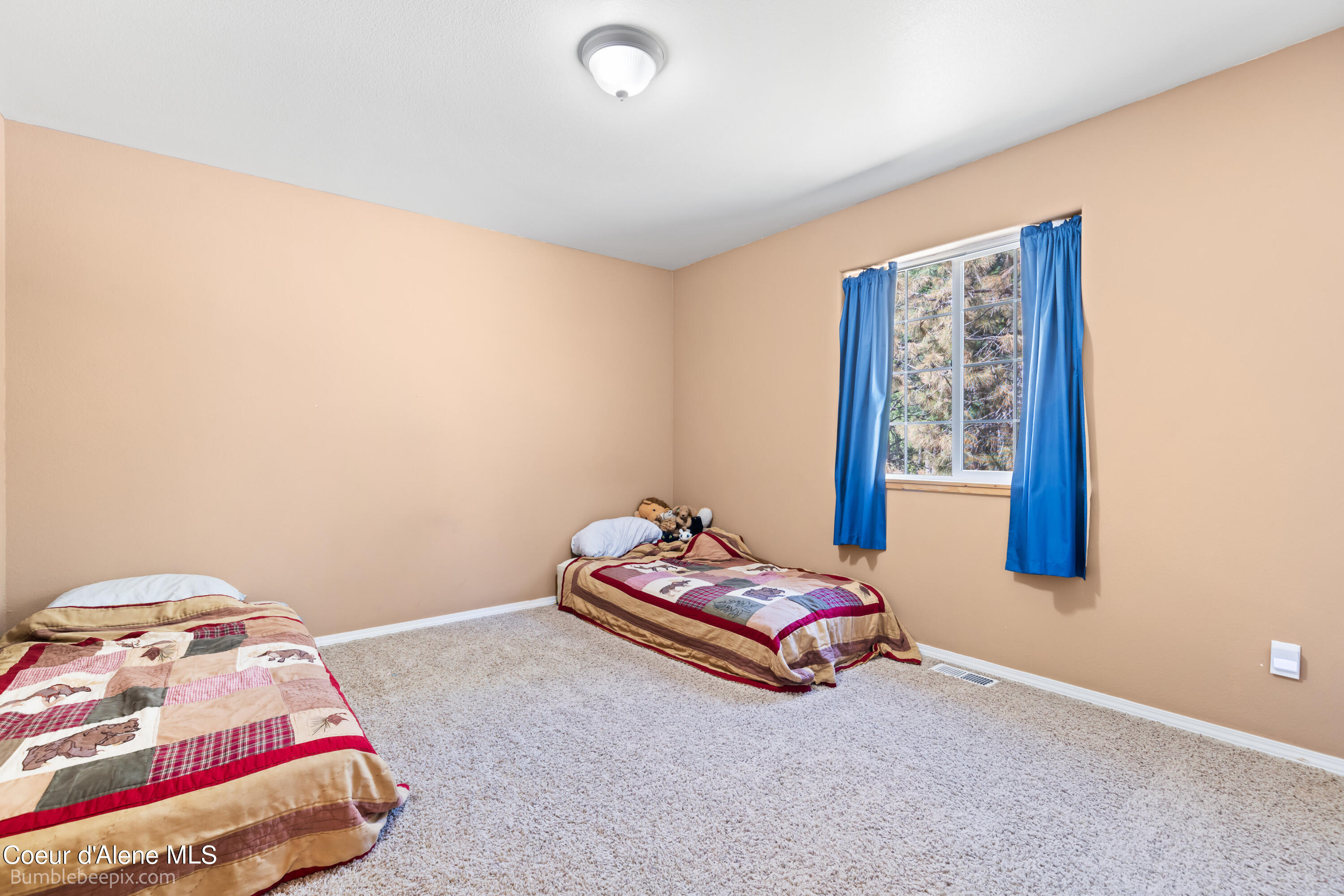 Moyie Springs, Idaho 83845, United States, 5 Bedrooms Bedrooms, ,3 BathroomsBathrooms,Residential,Pending,49904