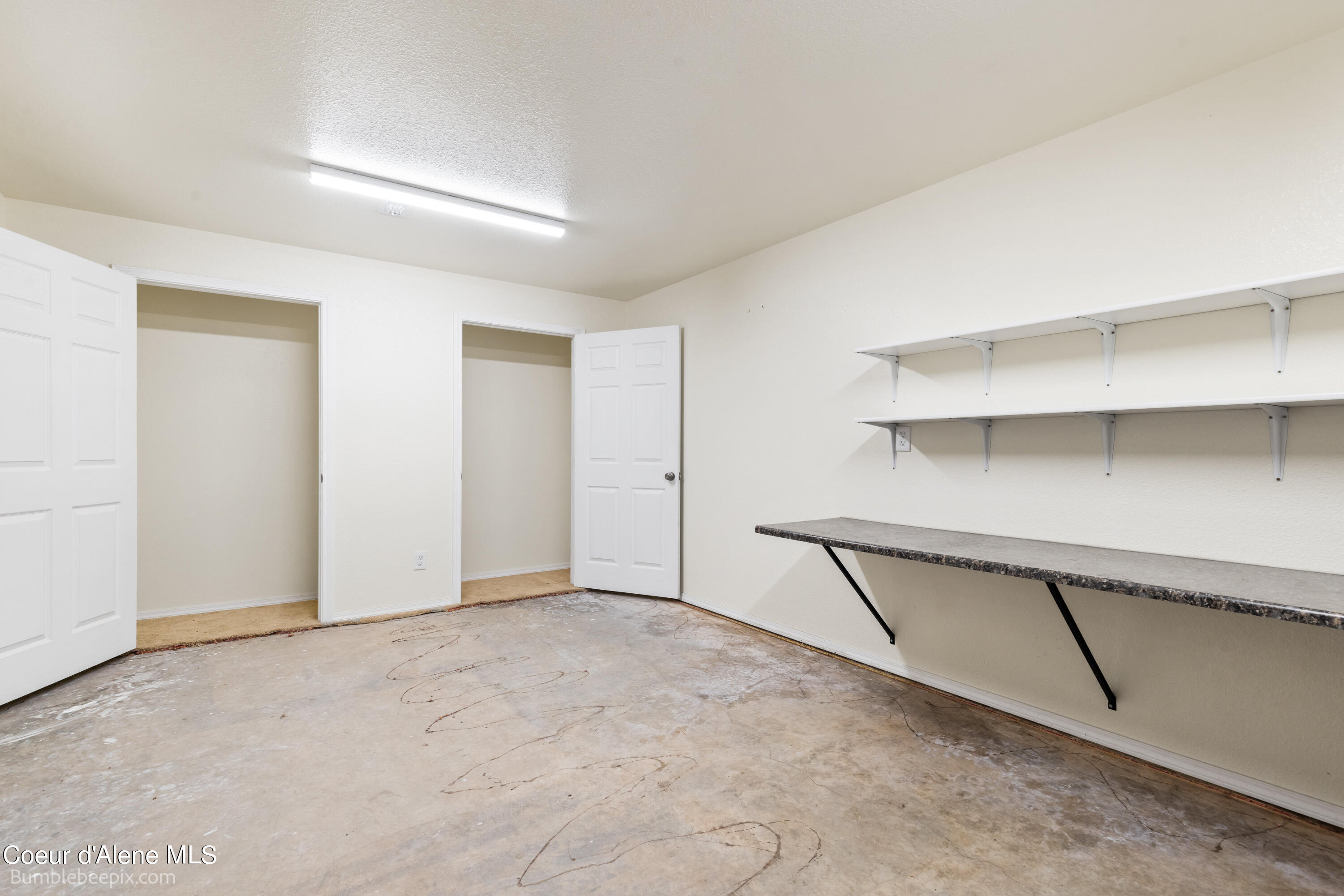 Moyie Springs, Idaho 83845, United States, 5 Bedrooms Bedrooms, ,3 BathroomsBathrooms,Residential,Pending,49904