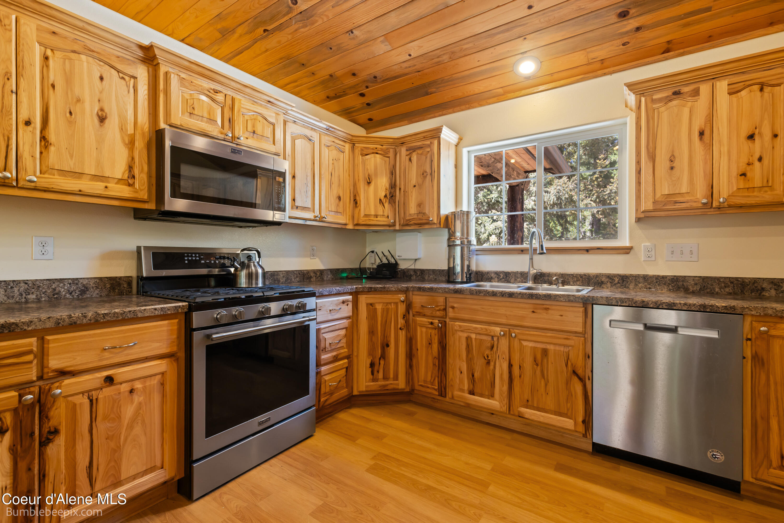 Moyie Springs, Idaho 83845, United States, 5 Bedrooms Bedrooms, ,3 BathroomsBathrooms,Residential,Pending,49904