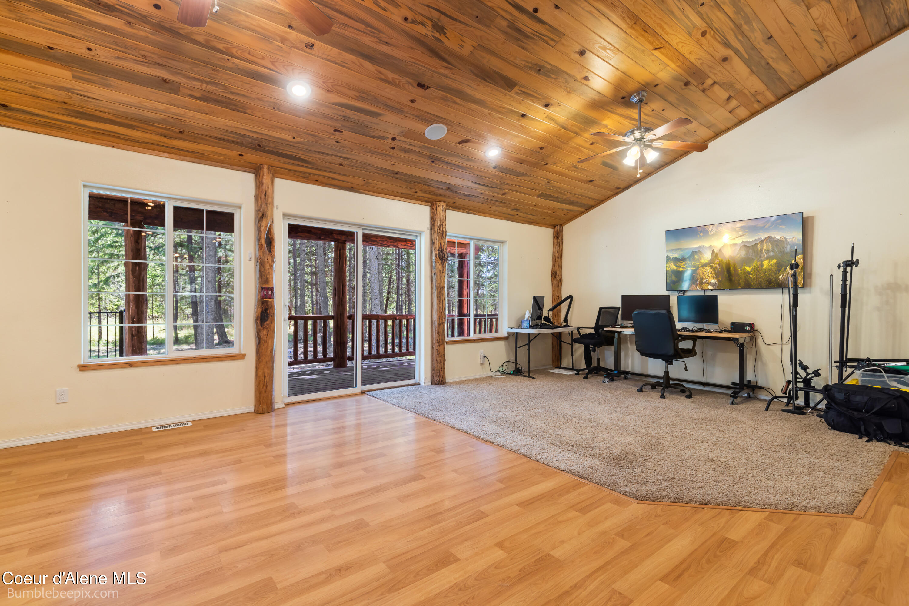 Moyie Springs, Idaho 83845, United States, 5 Bedrooms Bedrooms, ,3 BathroomsBathrooms,Residential,Pending,49904