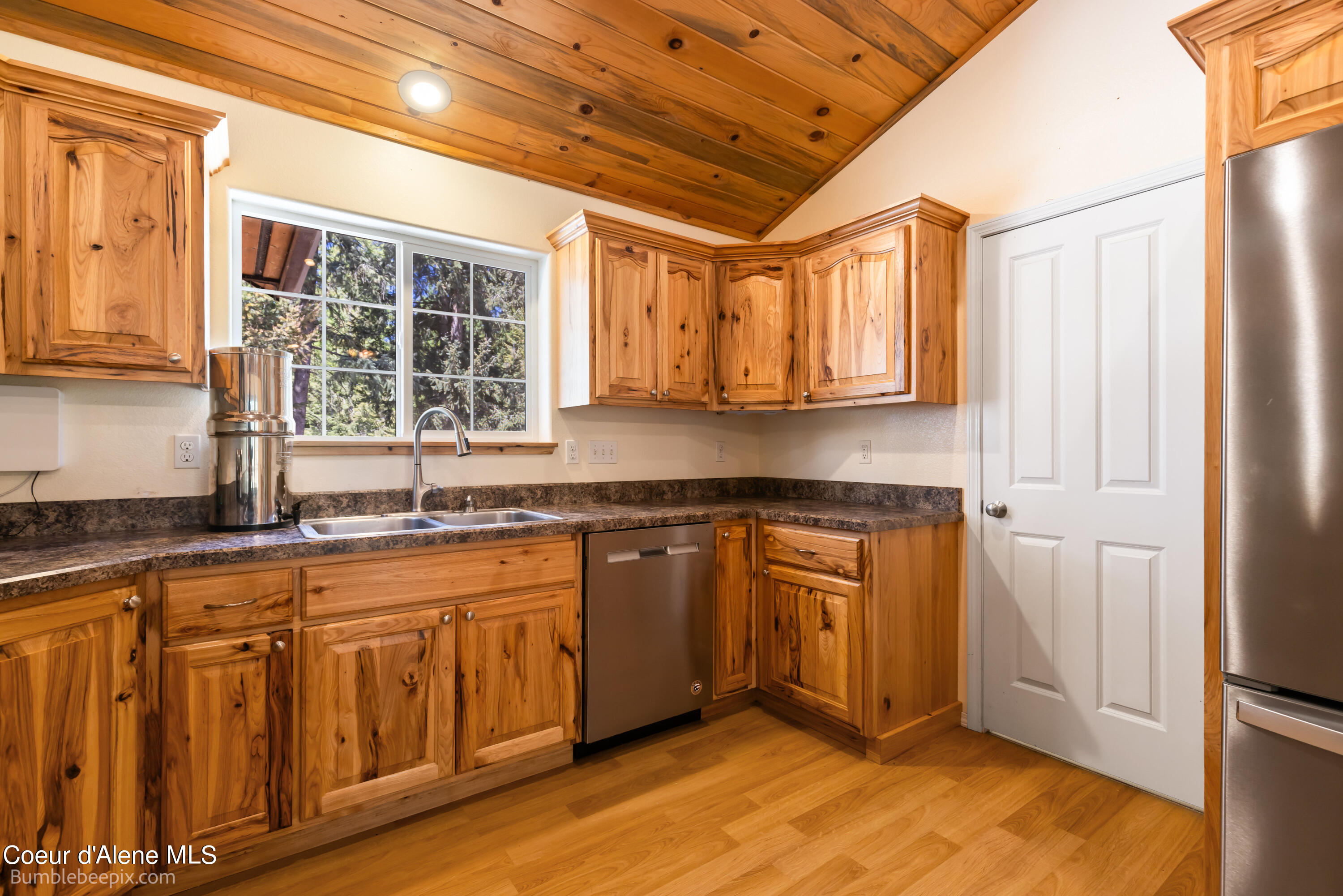 Moyie Springs, Idaho 83845, United States, 5 Bedrooms Bedrooms, ,3 BathroomsBathrooms,Residential,Pending,49904