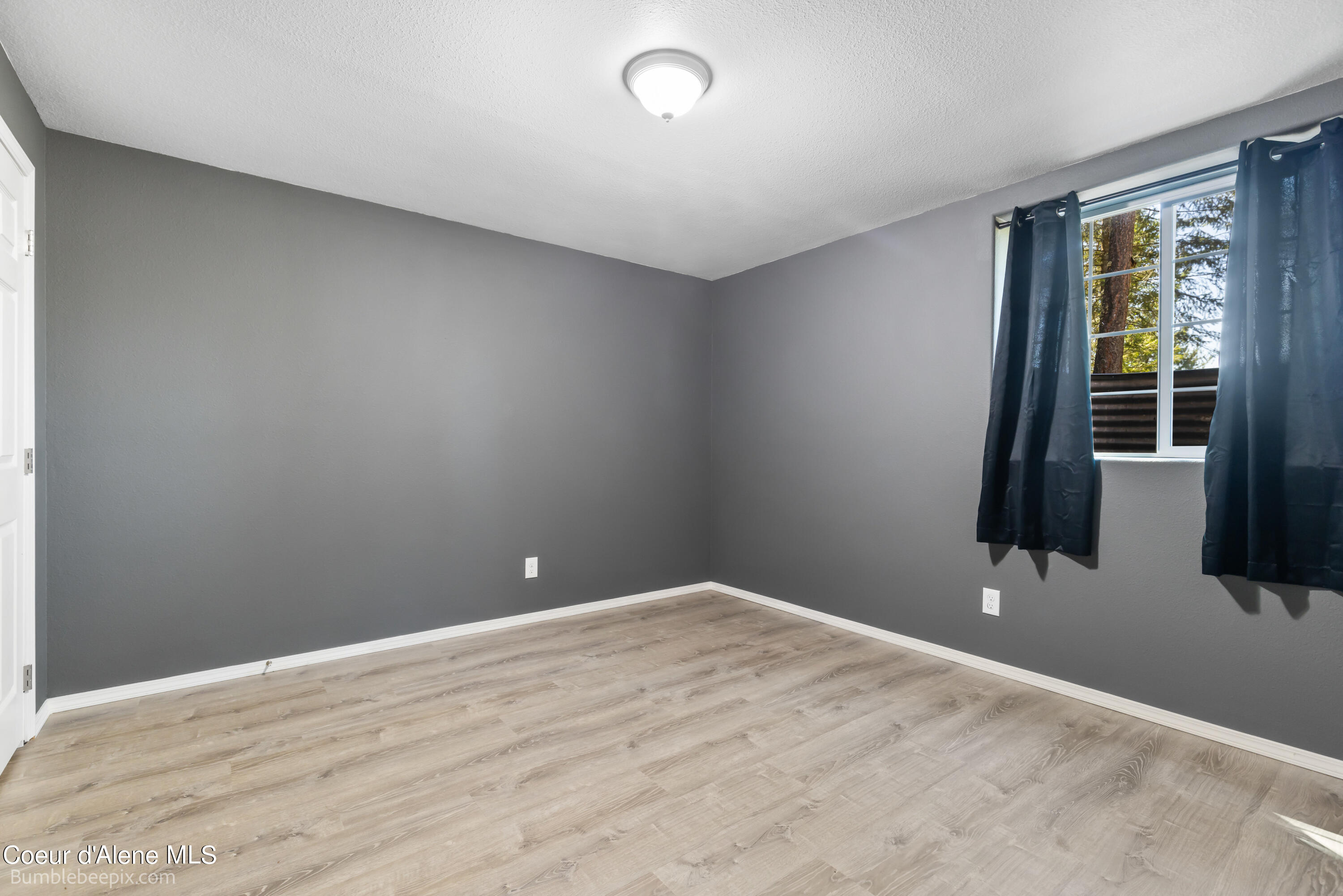 Moyie Springs, Idaho 83845, United States, 5 Bedrooms Bedrooms, ,3 BathroomsBathrooms,Residential,Pending,49904