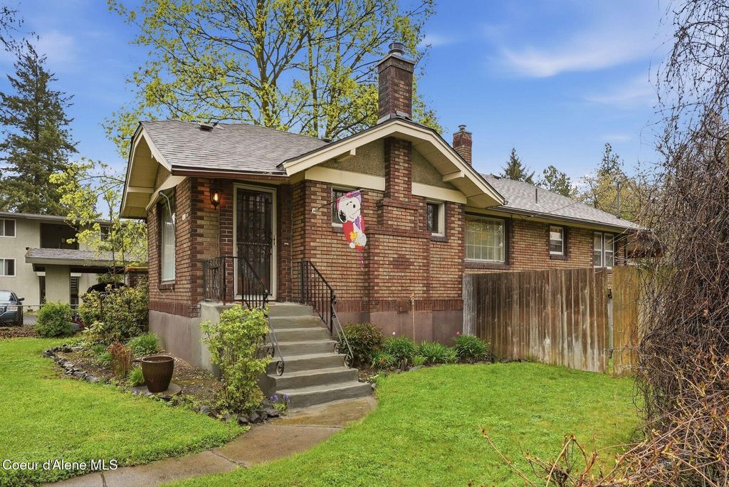 Photo of 2423 Grand Blvd, Spokane, WA 99203 (MLS # 26-3974)