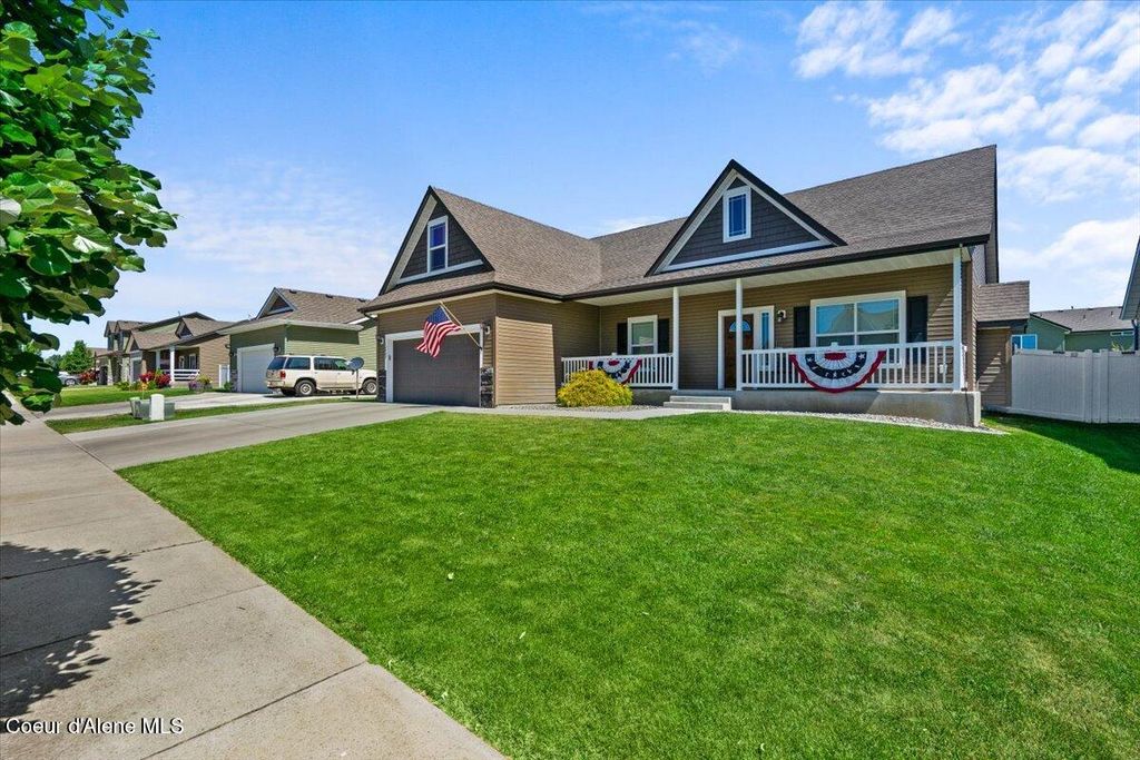 Photo of 12409 Wellington Ave, Post Falls, ID 83854 (MLS # 26-4256)