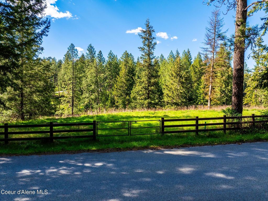 Photo of LOT 3 Strahorn Rd Rd, Hayden, ID 83835 (MLS # 25-4480)
