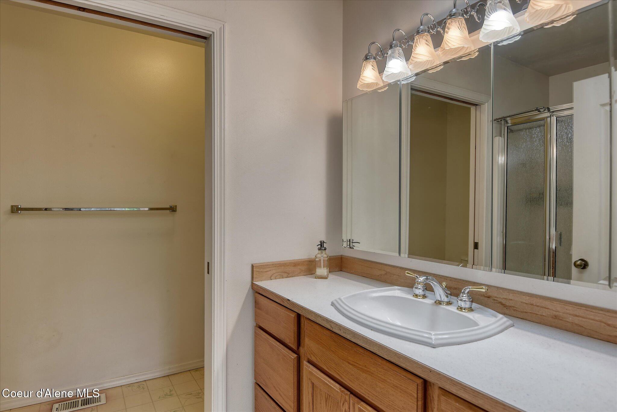 3310 N 17th St, Coeur d'Alene, Alaska image 24