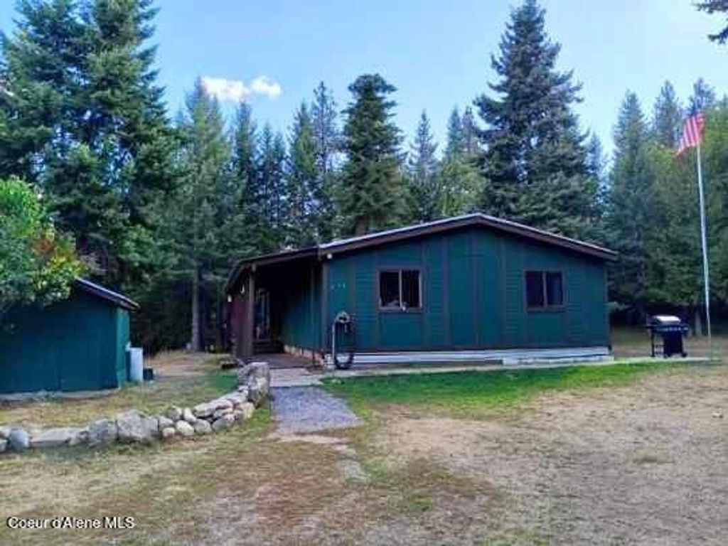 Photo of 638 Pinewood Ln, Cocolalla, ID 83813 (MLS # 25-10061)