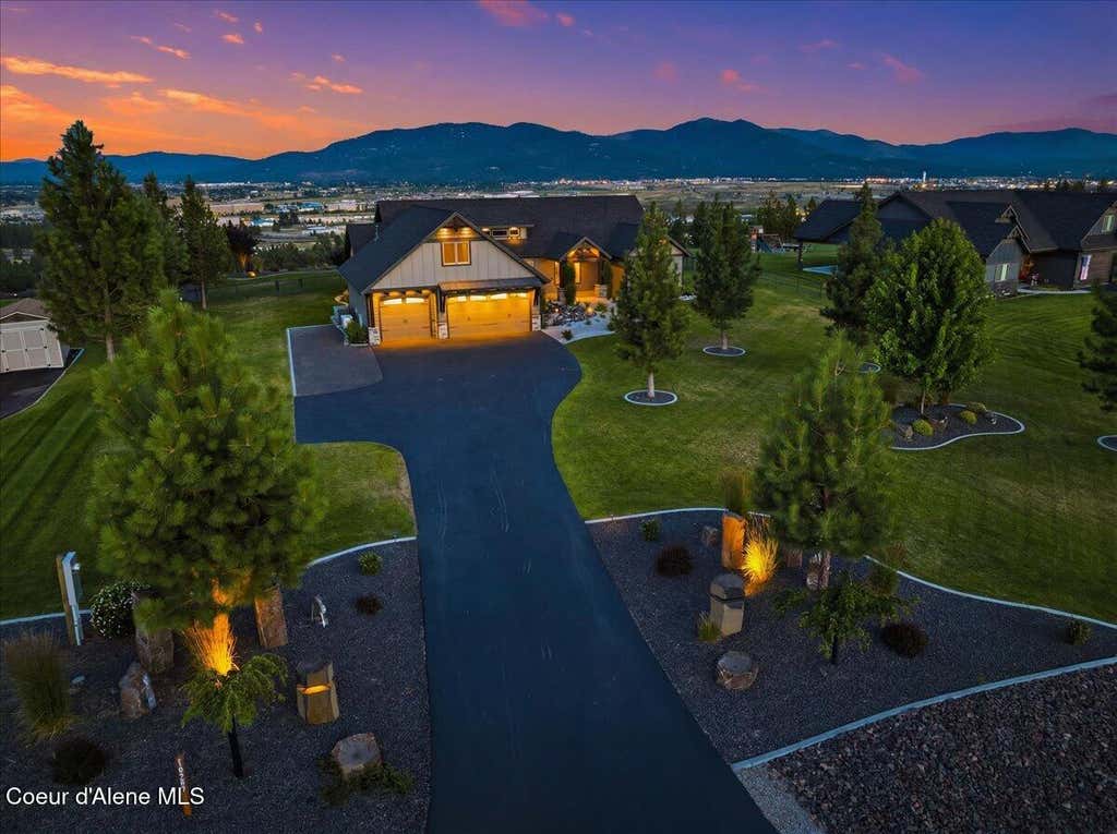 Photo of 18289 Palomar DR, Post Falls, ID 83854 (MLS # 26-7386)