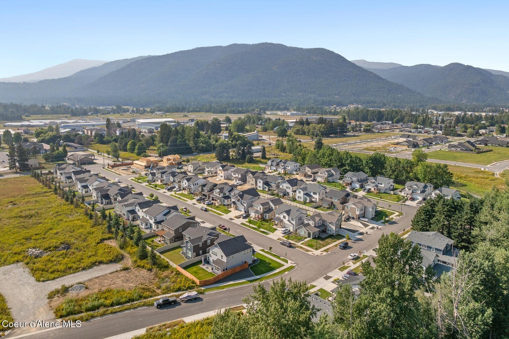 Photo of 601 UNIVERSITY PARK Park, Sandpoint, ID 83864 (MLS # 26-10496)