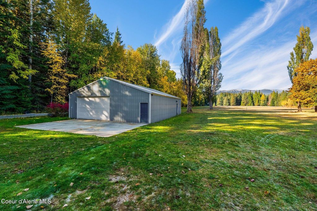 Photo of 55 Trotter Ln, Sandpoint, ID 83864 (MLS # 26-2605)