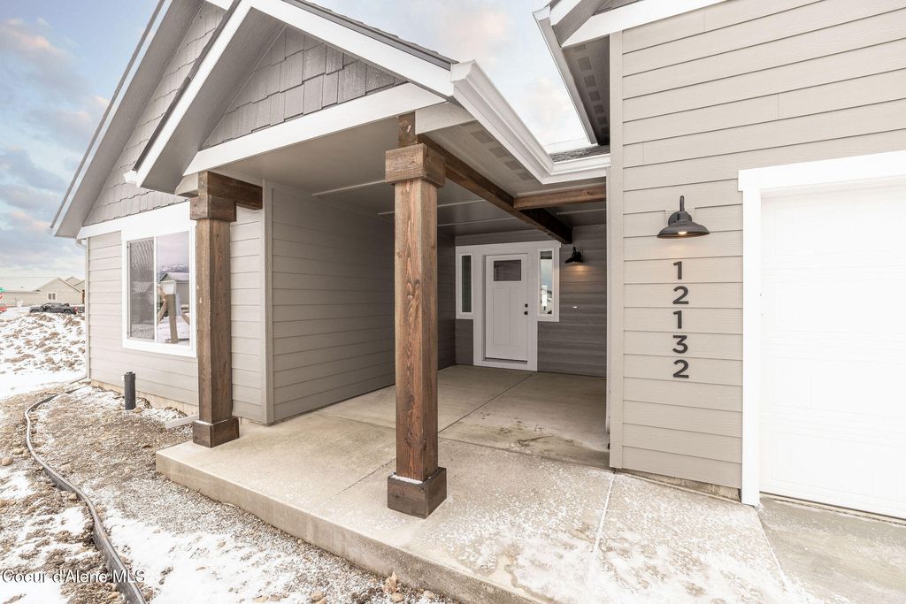 Photo of 12132 LENNON Ln, Rathdrum, ID 83858 (MLS # 26-618)