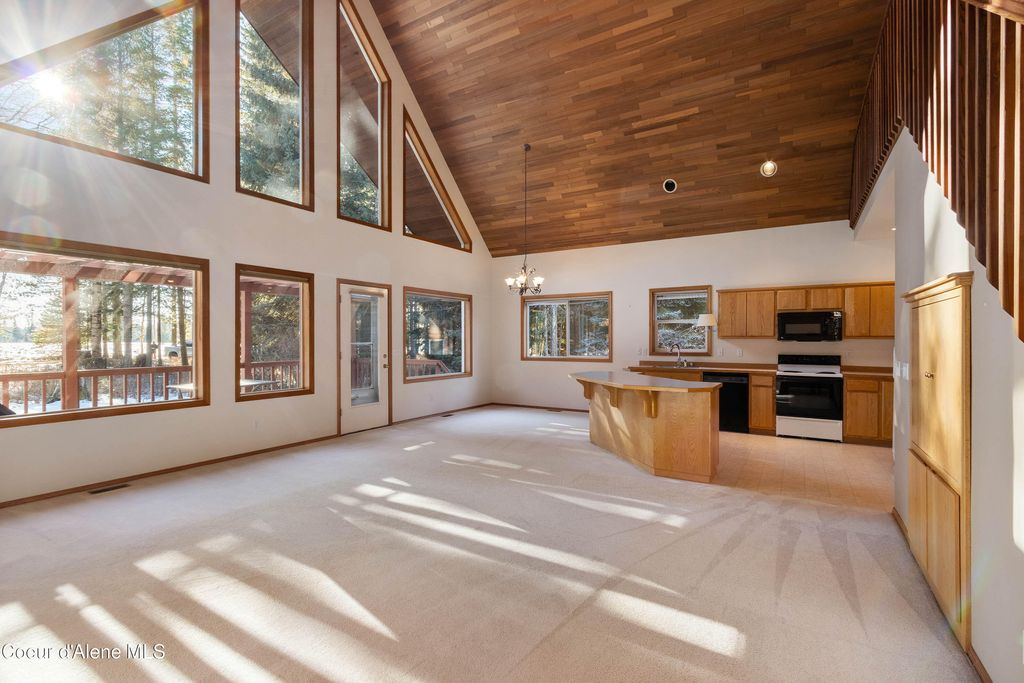 Photo of 608 Meadowlark Ln, Sandpoint, ID 83864 (MLS # 26-686)