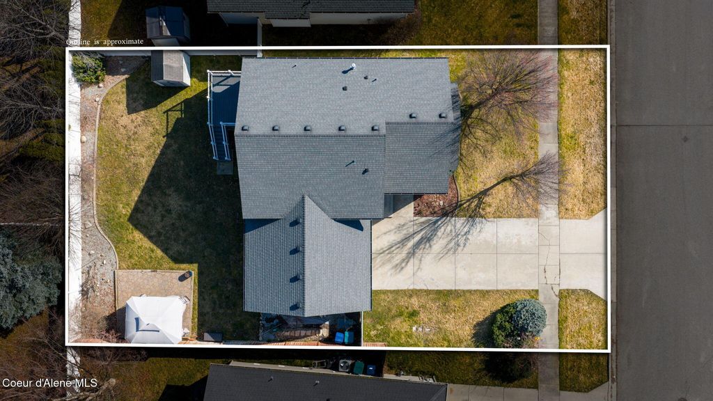 Photo of 1201 Edgewood Cir, Coeur dAlene, ID 83815 (MLS # 26-1100)