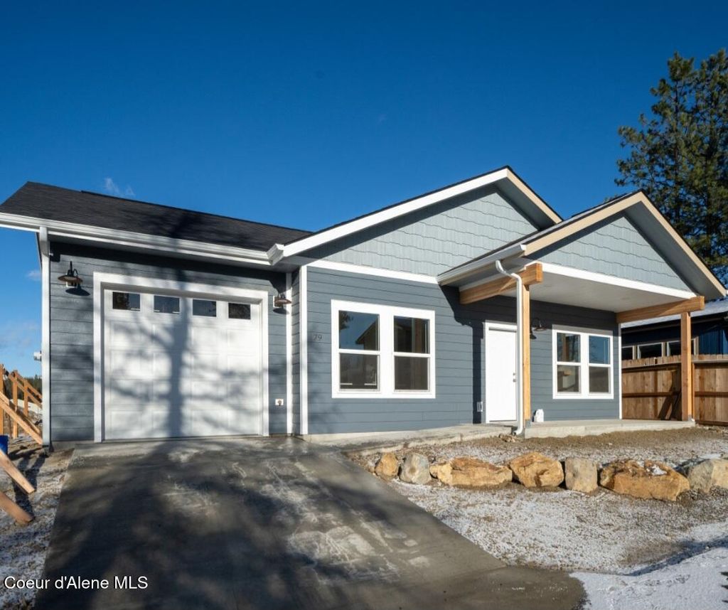 Photo of 251 8th St, Priest River, ID 83856 (MLS # 26-1158)