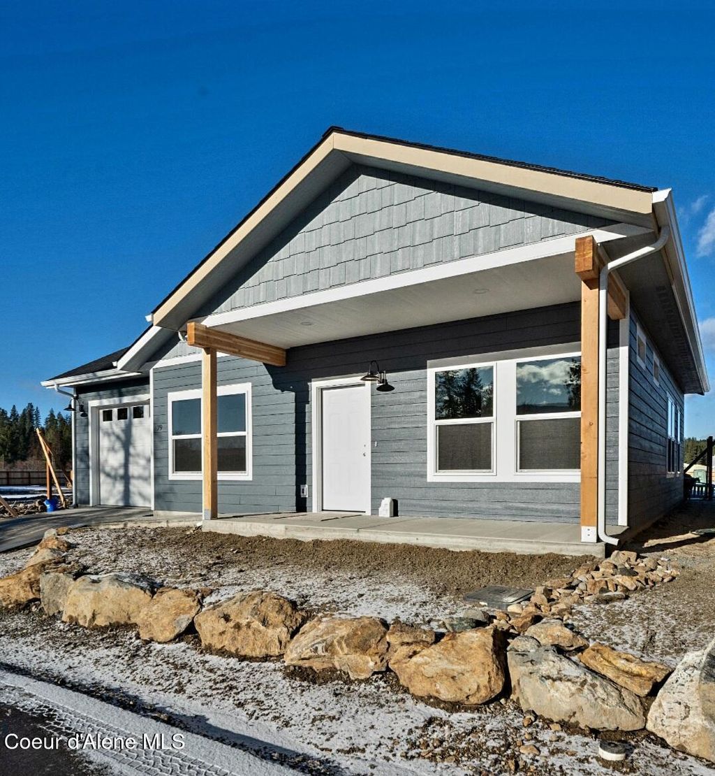 Photo of 251 8th St, Priest River, ID 83856 (MLS # 26-1158)