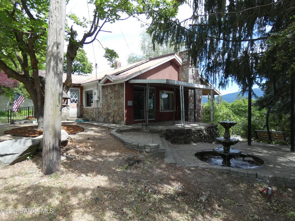 Photo of 6468 Comanche St, Bonners Ferry, ID 83805 (MLS # 26-6417)